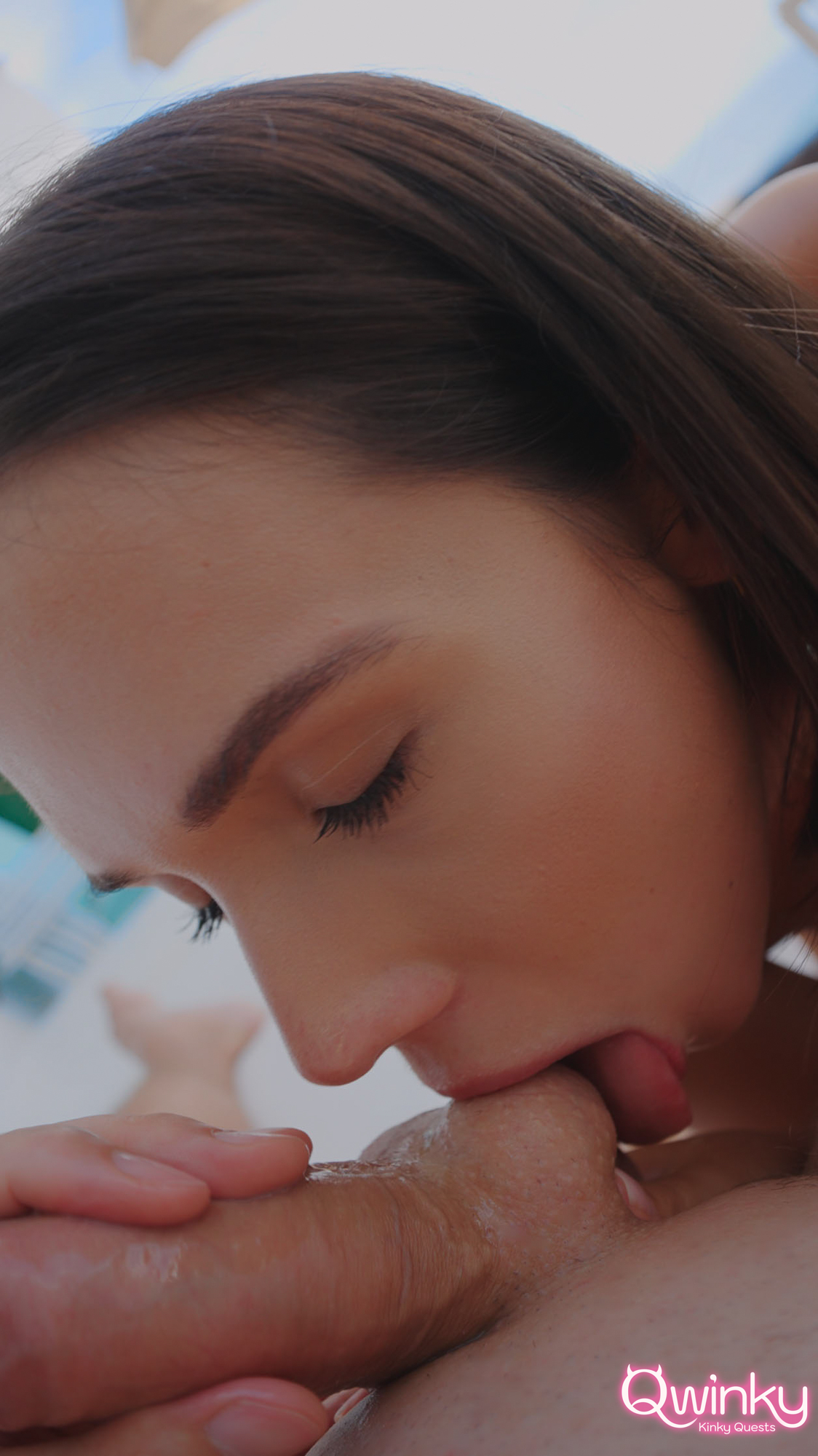 Eve Sweet in Lucky delivery – Qwinky – Image 12
